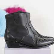 Boots-Lyon